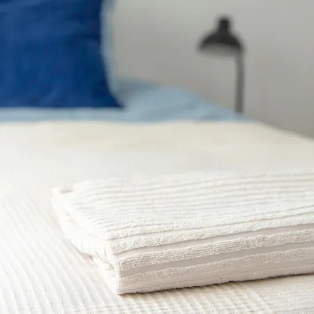 Spacious 2-room With Free Parking And Wi-fi Daire *