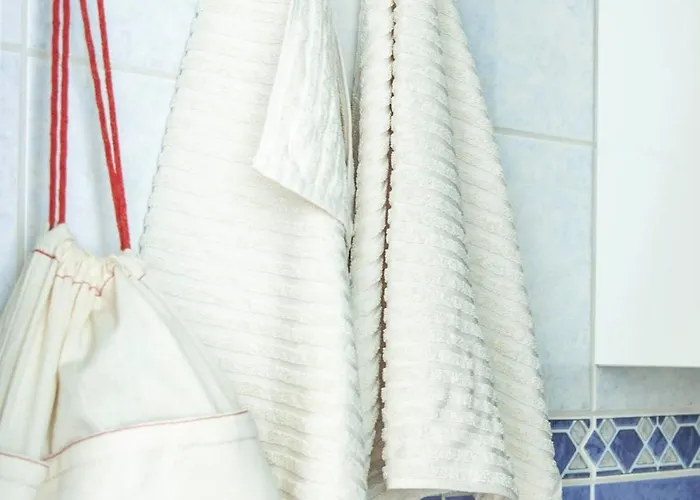 Appartement Spacious 2-room With Free Parking And Wi-fi