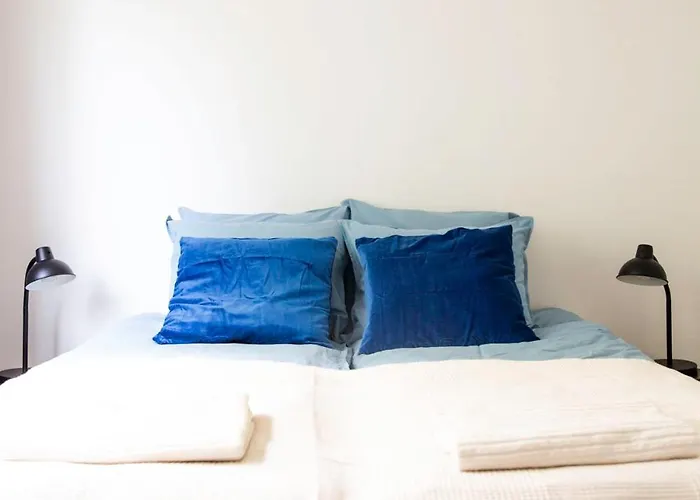 Daire Spacious 2-room With Free Parking And Wi-fi *